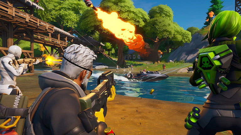 在 Fortnite 中向敵人射擊。