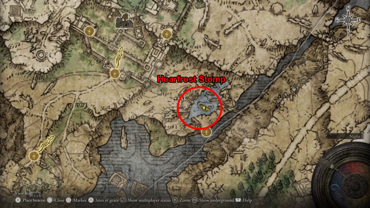 Elden Ring 的地圖，顯示了湖區的 Liurnia 的 Caria Manor 附近的 Hoarfrost Stomp Ash of War 的位置。