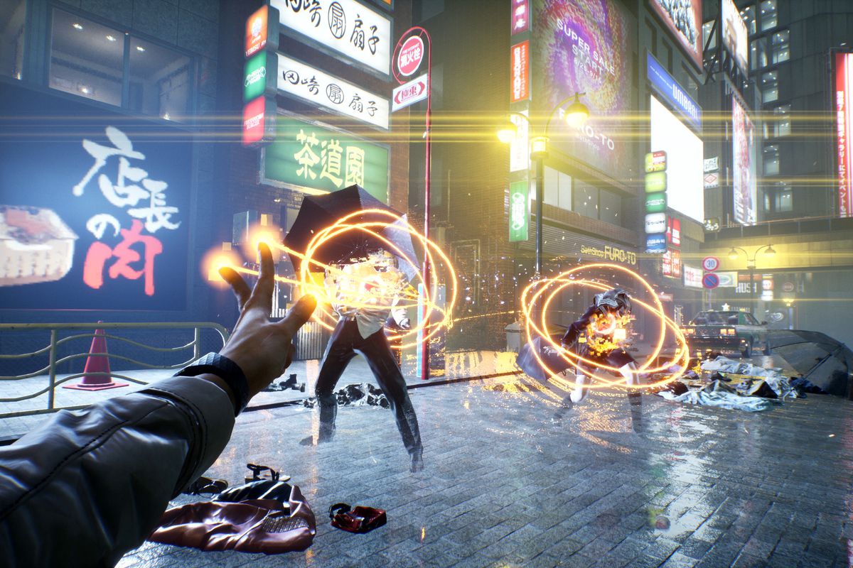 玩家在 GhostWire: Tokyo 的截圖中向敵人發射魔法光束