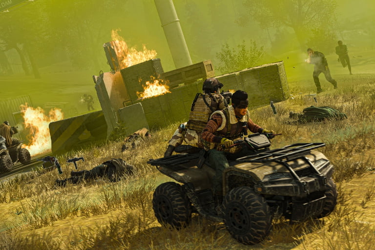 在《使命召喚：戰區》中駕駛過去的汽油。