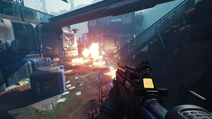 在 The Cycle: Frontier 中，玩家面前發生了爆炸。
